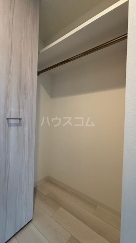 ����9
