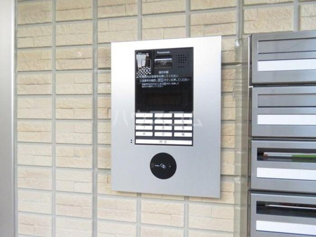 ����9