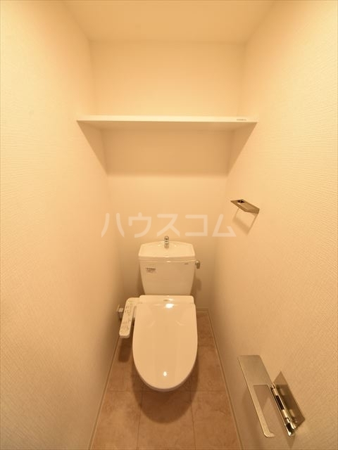 ����4