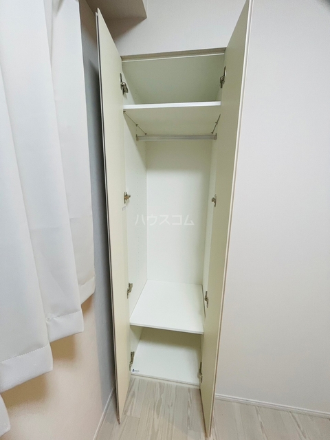 ����21