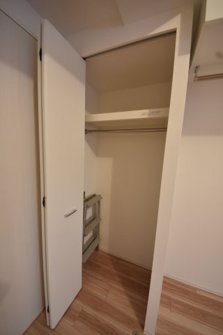 ����20