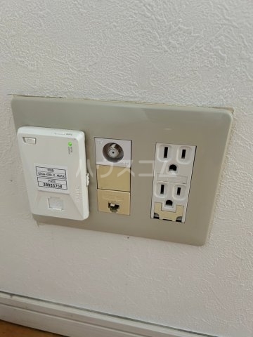 ����17