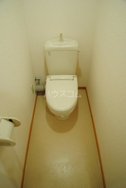 ����4