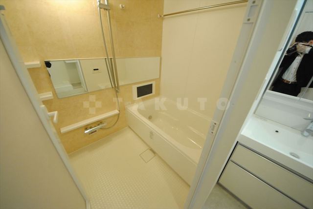 ����3