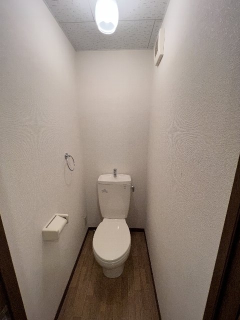 ����20