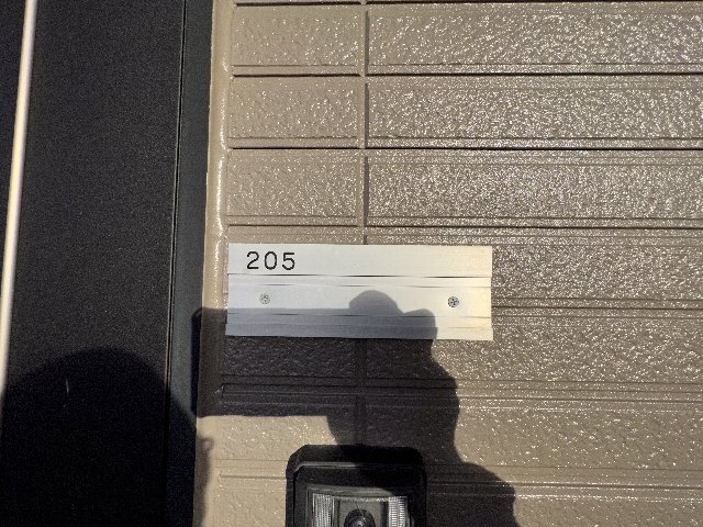 ����25