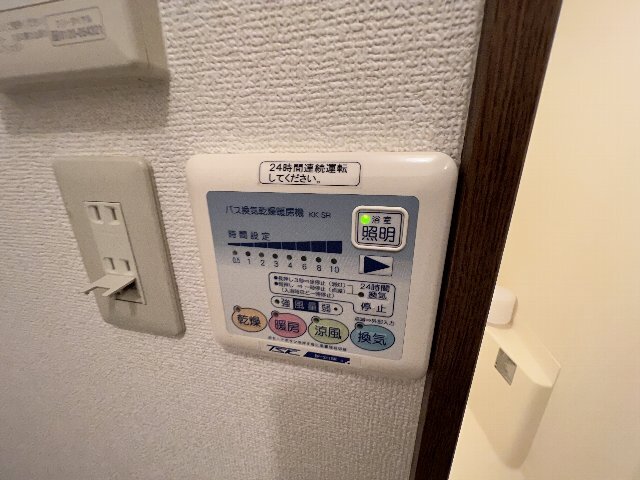 ����5