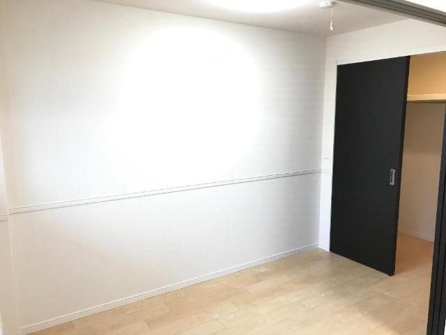 ����13