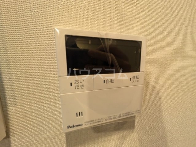 ����15