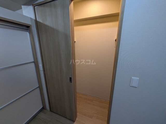 ����8