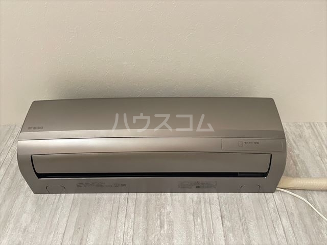 ����10