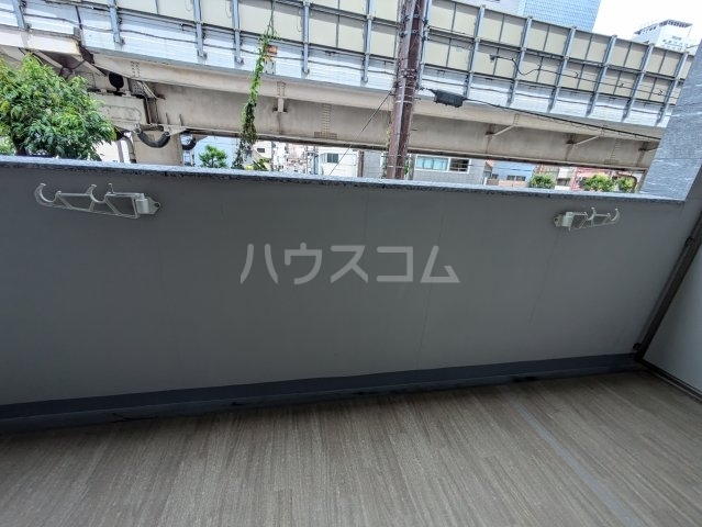 ����11