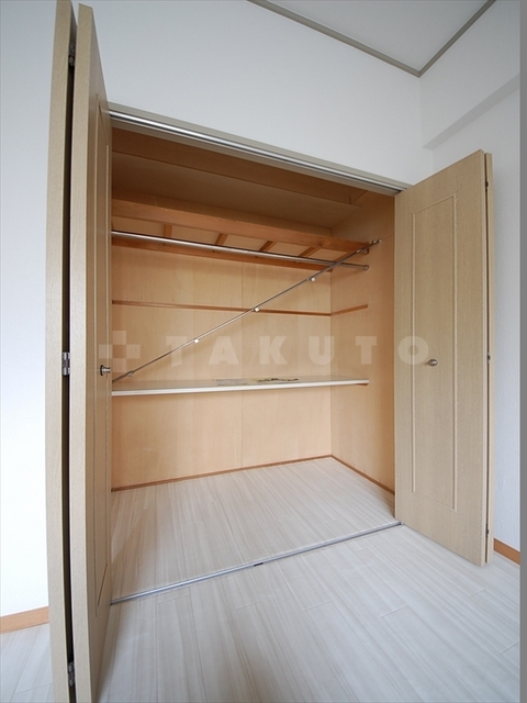 ����11