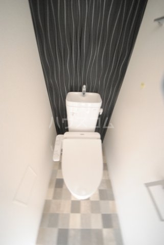 ����4