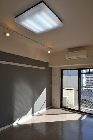 ����16