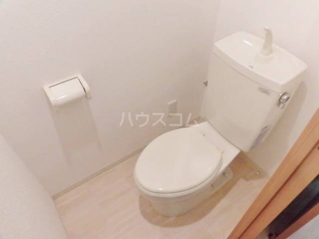 ����9