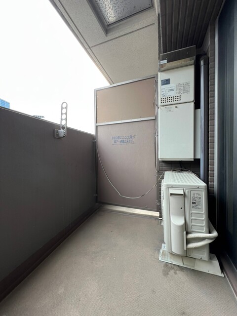����8