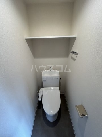 ����4