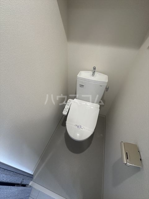����16