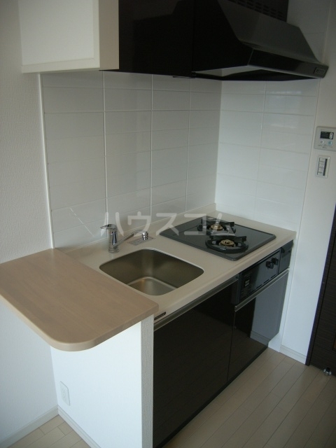 ����12