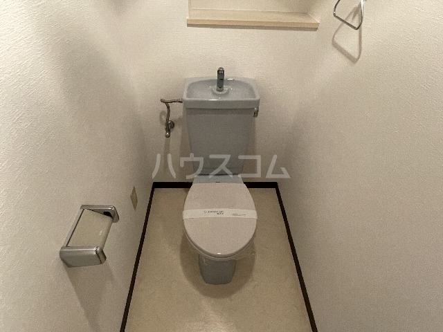 ����4