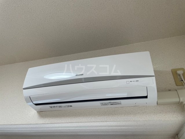 ����9