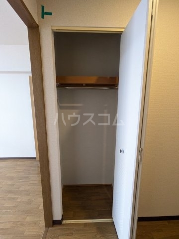 ����14