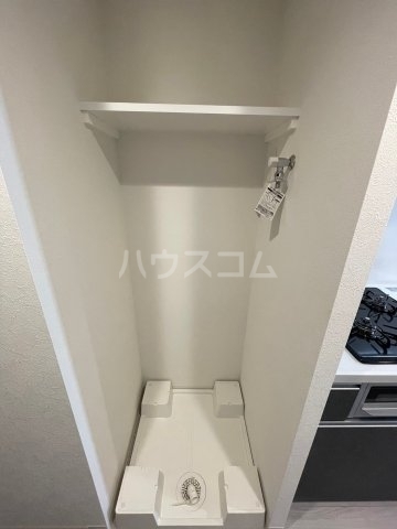 ����21
