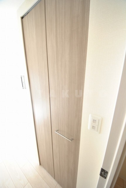 ����13