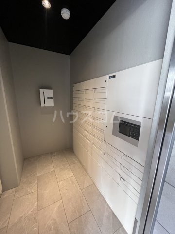 ����12