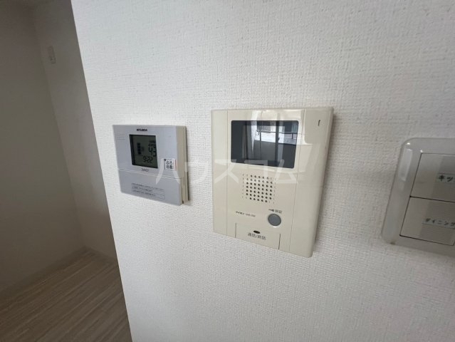 ����10