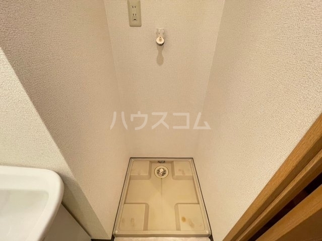 ����13