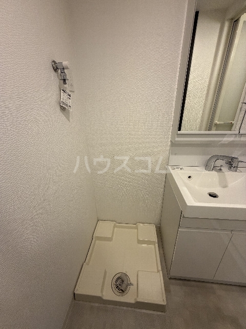 ����20