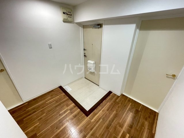 ����27
