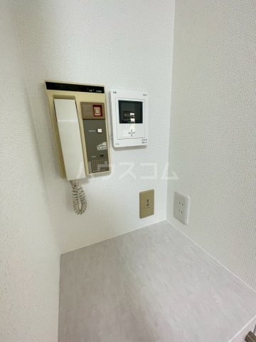 ����27
