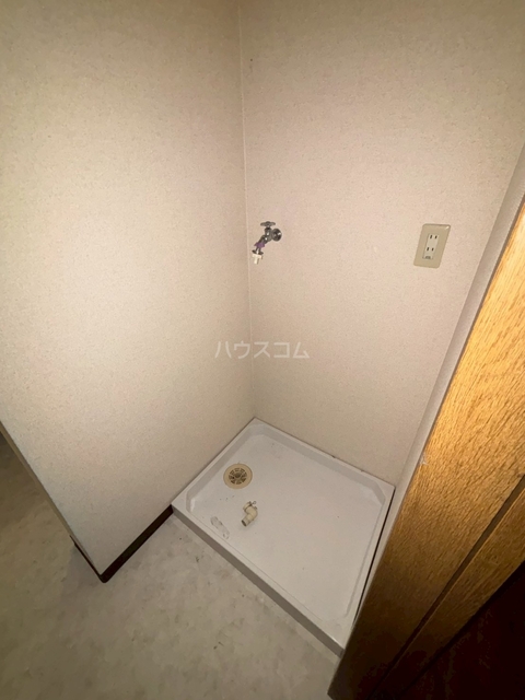 ����17