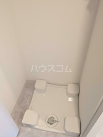 ����8