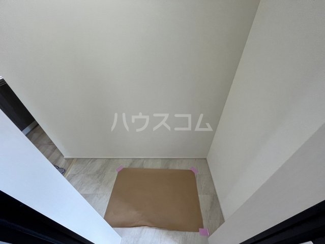 ����8