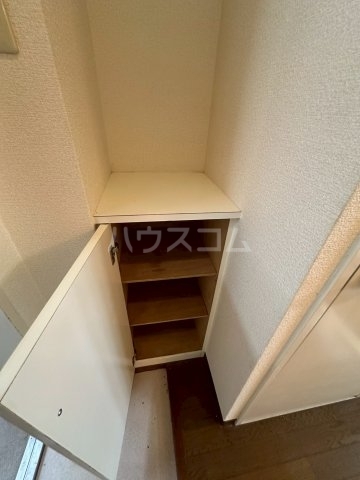 ����8