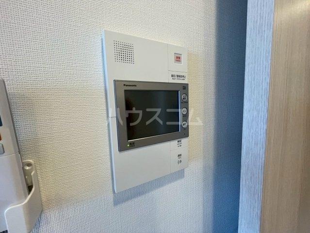 ����12