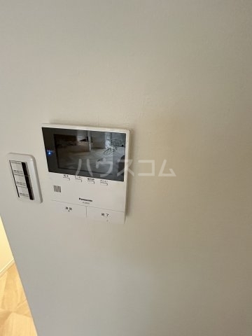 ����9