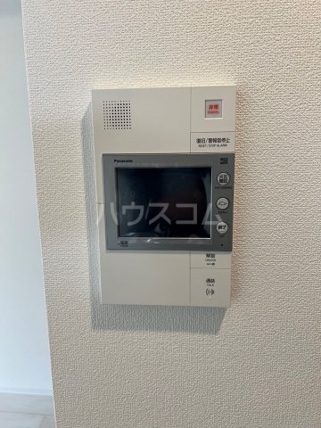 ����9