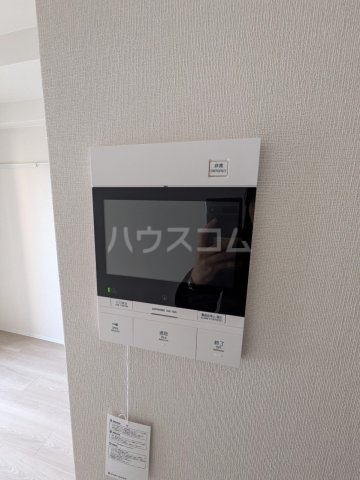 ����12