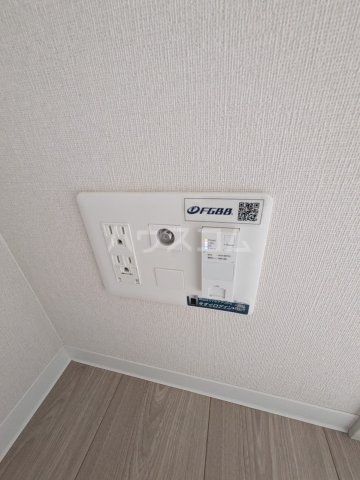 ����20