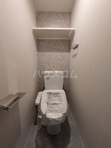 ����4