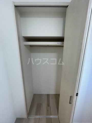 ����12