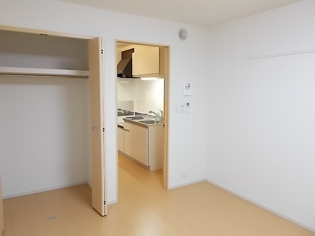 ����5