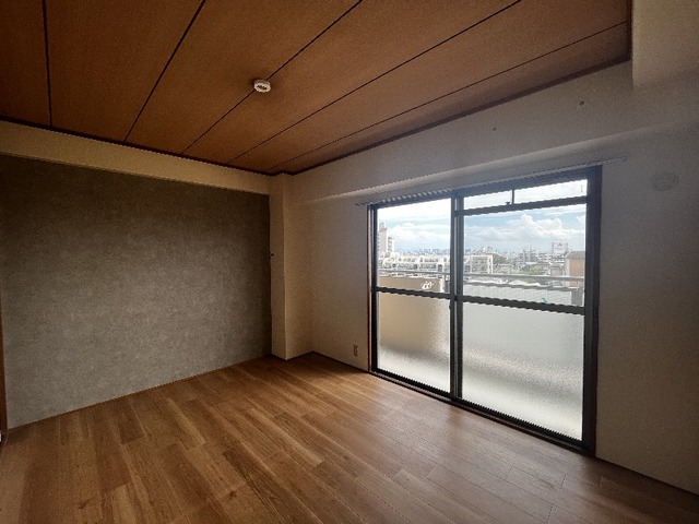 ����20