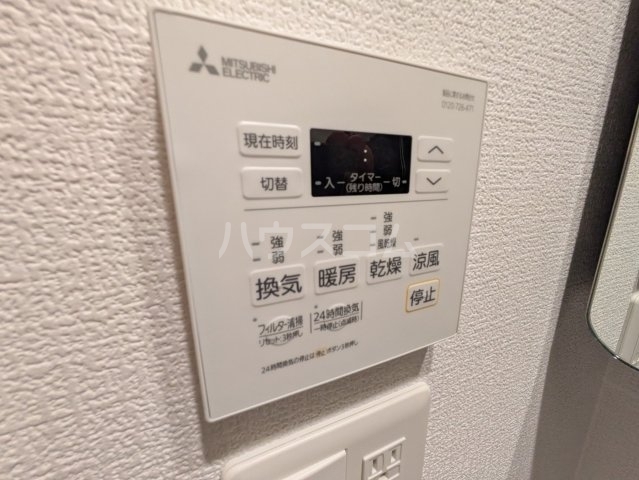 ����15