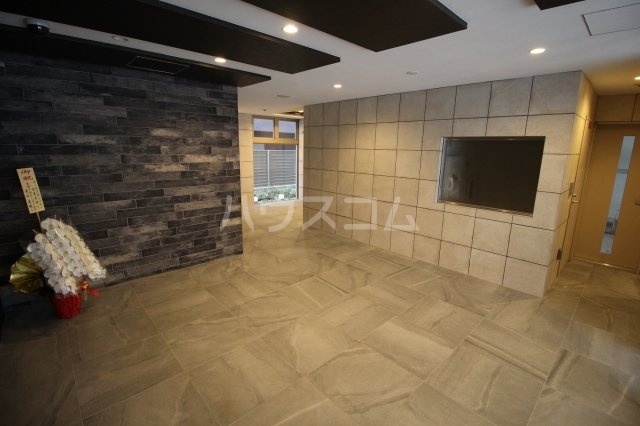����8